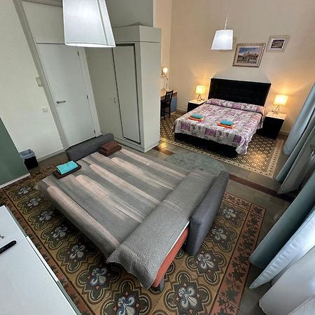 Rooms Rumila บาร์เซโลนา ภายนอก รูปภาพ