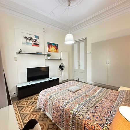 Rooms Rumila บาร์เซโลนา ภายนอก รูปภาพ
